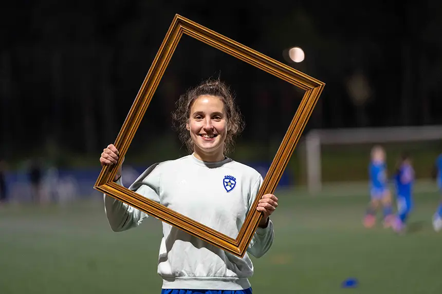 Carolina Ribeiro, Amora